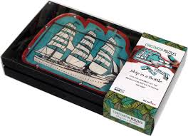 Constantin puzzles ship in a bottle